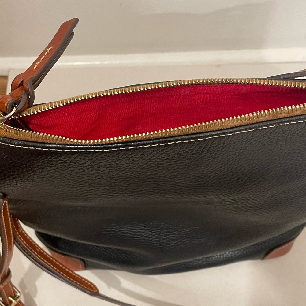 Dooney & Bourke pebbled leather crossbody purse black & brown gold hardware - Picture 5 of 15